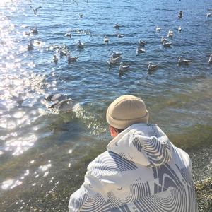 男人扒开女人的腿猛进吃瓜
